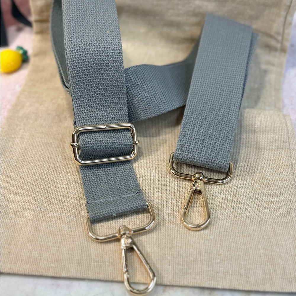 Gray Adjustable Guitar Strap with Gold Hardware